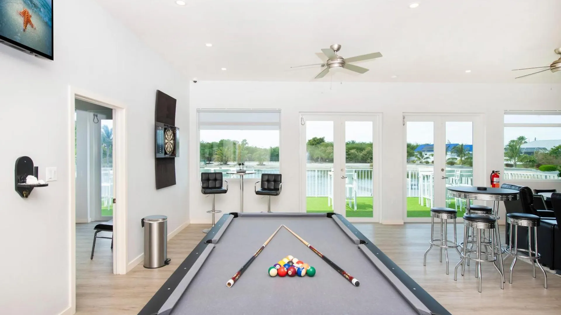 Summertime Suites #50 West Bay Tatil Evi