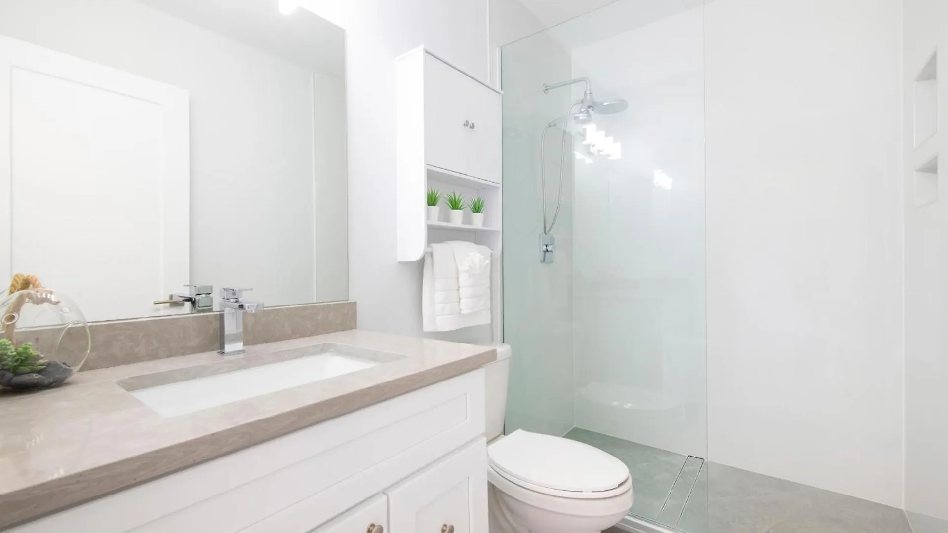 Summertime Suites #50 West Bay Cayman Adaları