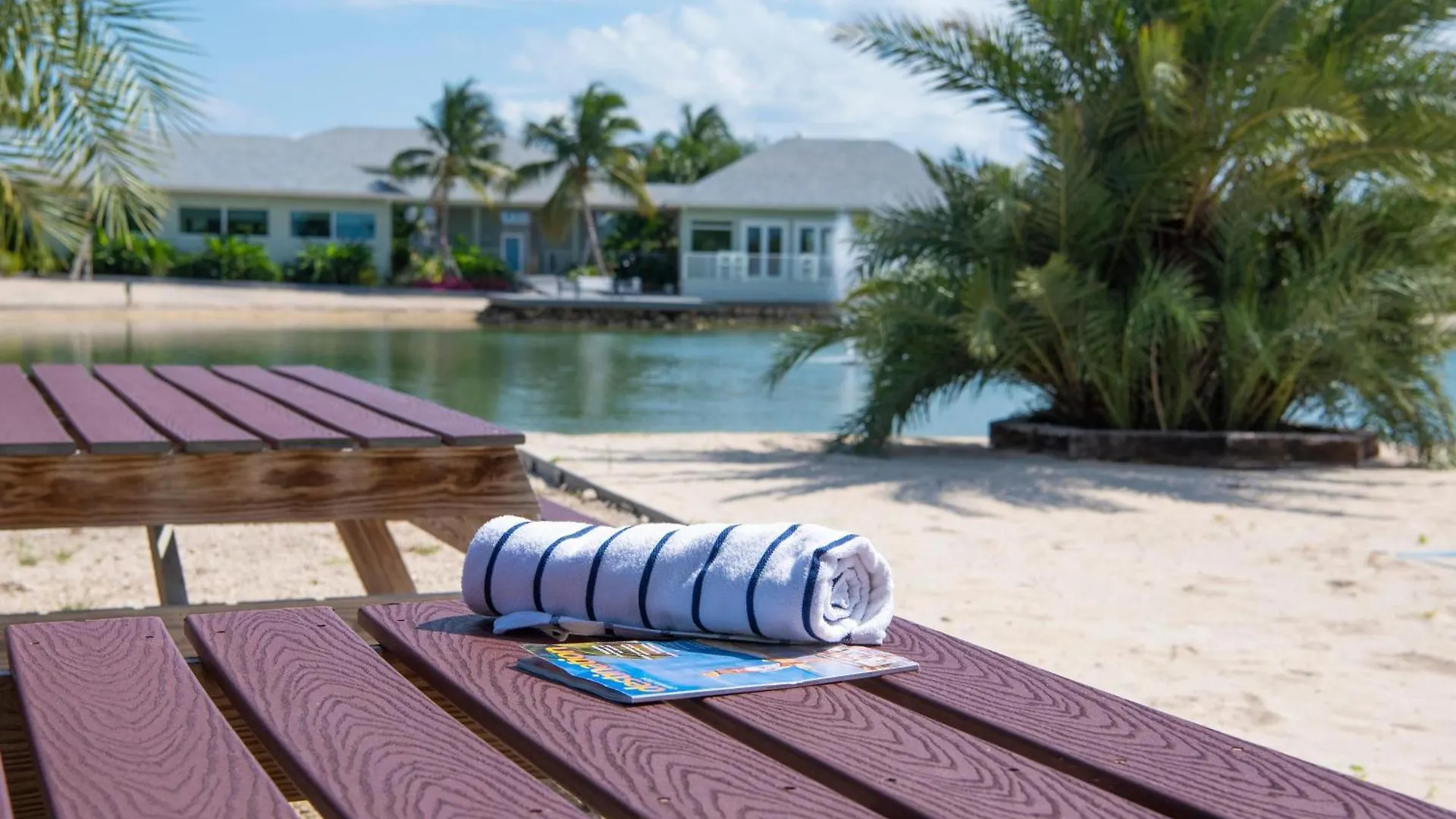 Summertime Suites #50 West Bay Cayman Adaları